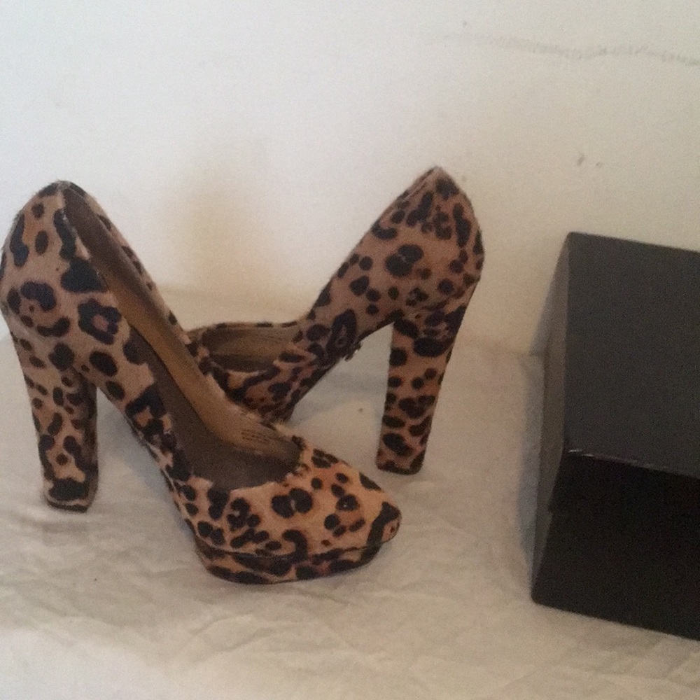 Adrienne Maloof  Heel